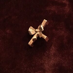 Avon Gold Bow Brooch